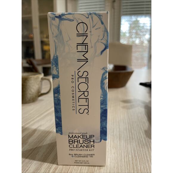 New Cinema Secrets Makeup Brush Cleaner Pro Starter Kit, 8 fl oz (with tin) - Picture 2 of 3